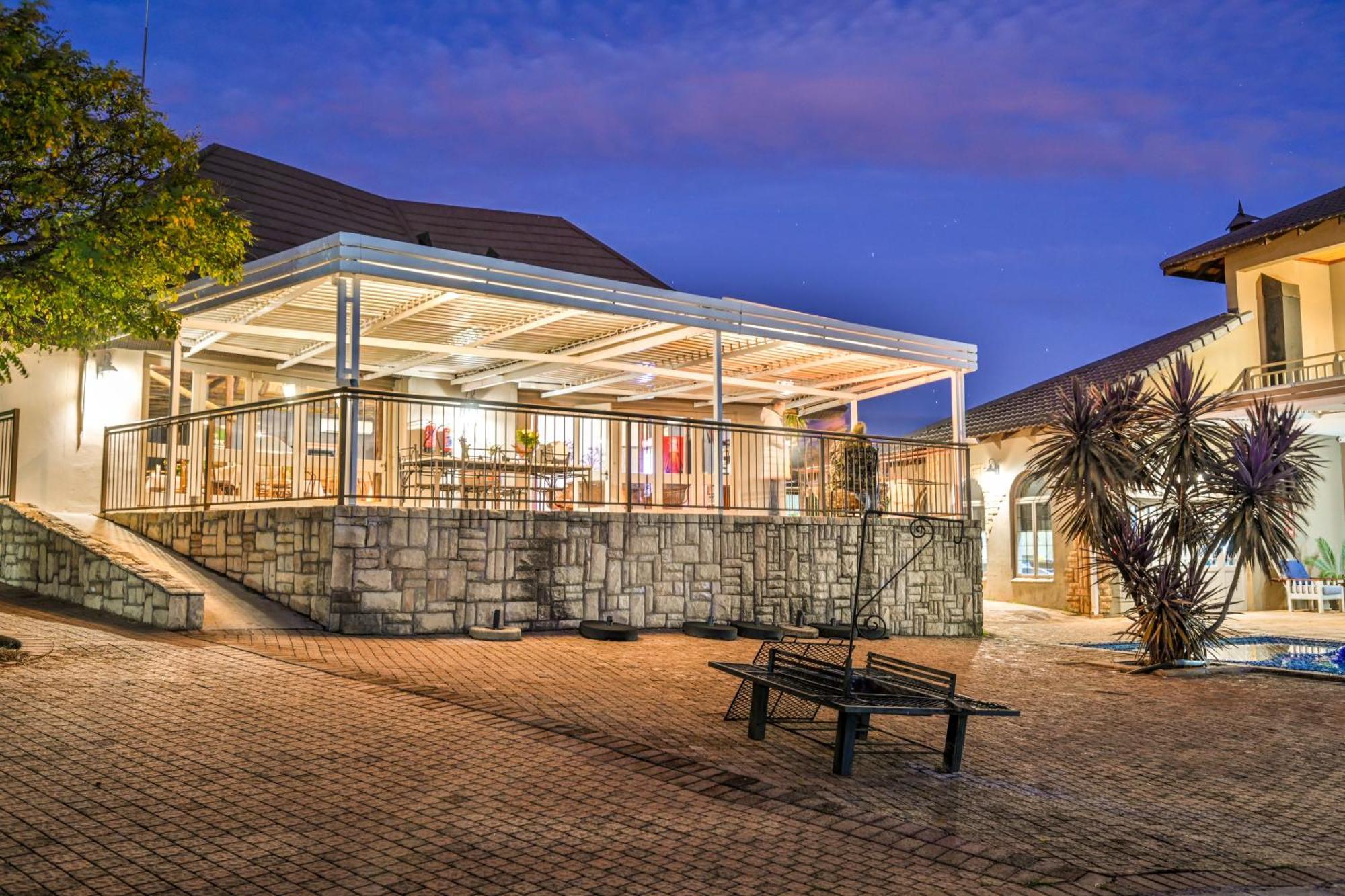 Blue Rain Guest House Bloemfontein Esterno foto